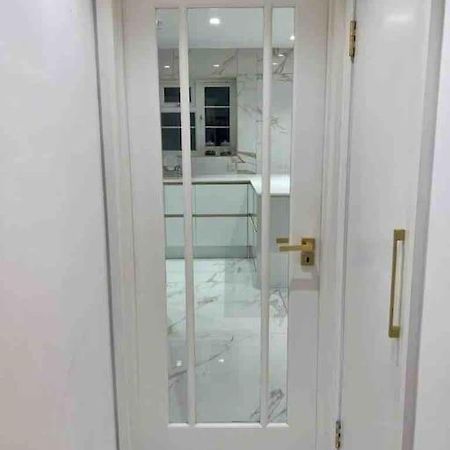 Premium Private Apartment Minutes To Central Londen Buitenkant foto