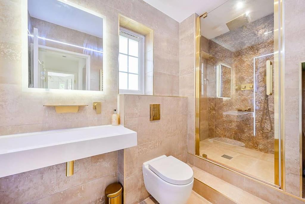 Premium Private Apartment Minutes To Central Londen Buitenkant foto